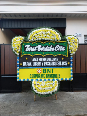 Papan Bunga Duka di Maduran