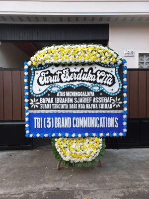 Papan Bunga Duka di Maduran